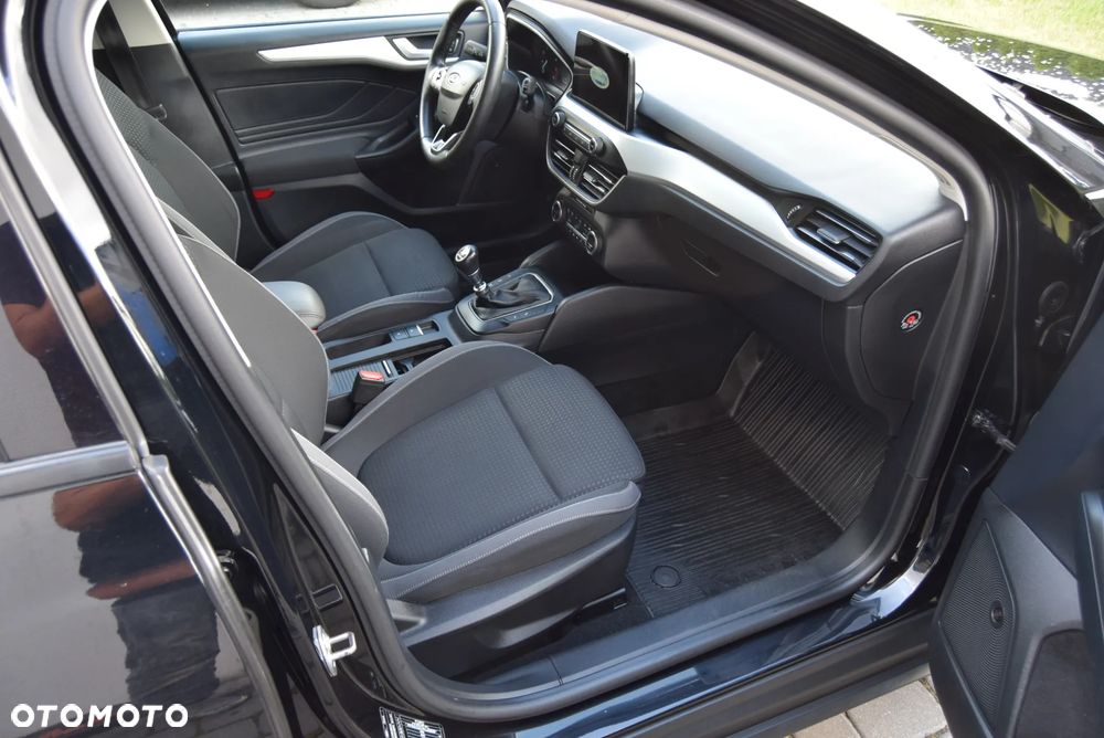 Ford Focus 1.0 EcoBoost STart-Stopp-System TITANIUM - 8