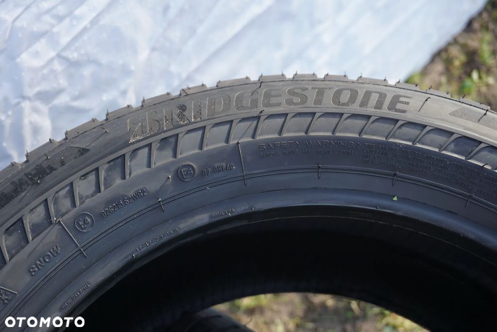 225 55 17 Bridgestone driveguard run flat  demo - 7