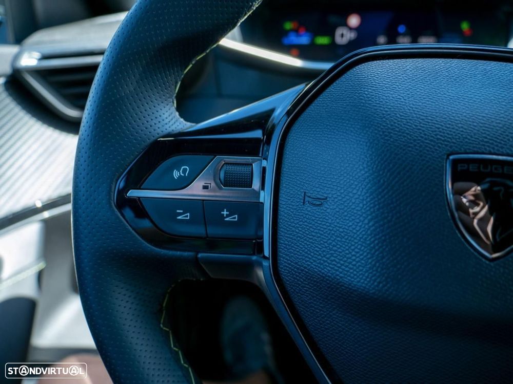 Peugeot e-2008 54 kWh GT - 31