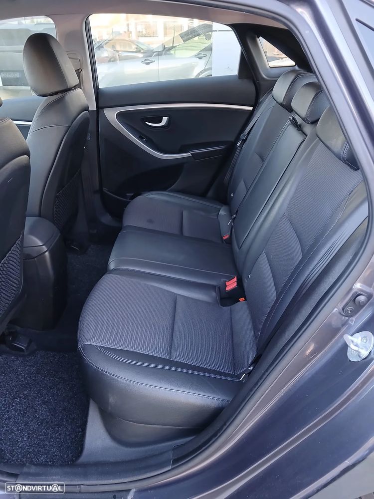 Hyundai i30 1.6 CRDI Blue Style - 11