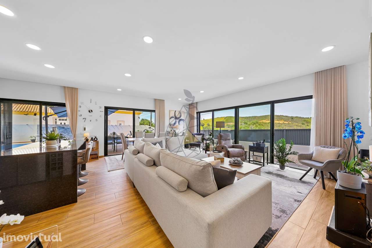 Moradia Independente com Piscina e Garagem em Monte Canelas - Portimão - Grande imagem: 2/60