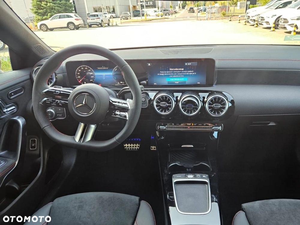 Mercedes-Benz CLA 250 e PHEV AMG Line 8G-DCT - 11