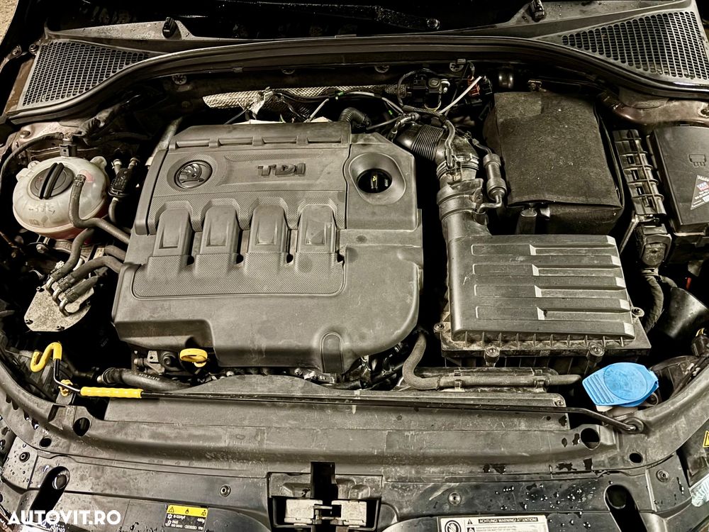 Skoda Octavia Combi Diesel 2.0 TDI 4X4 DSG Scout - 12