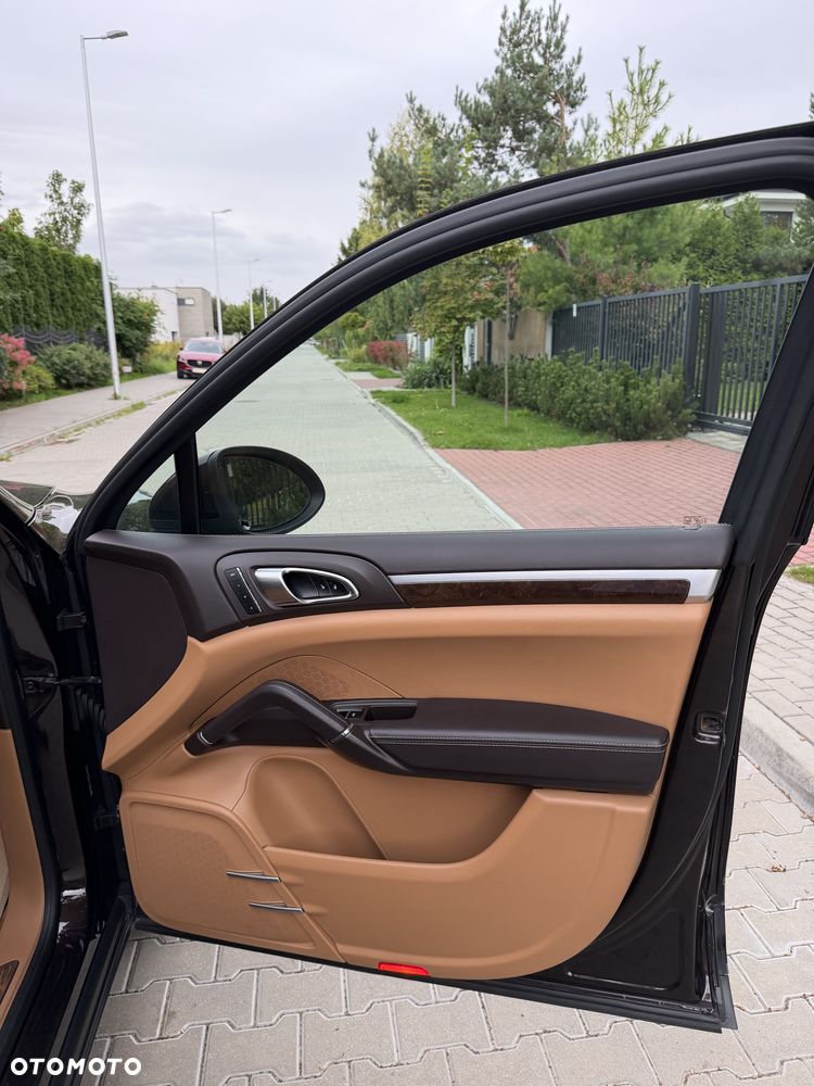 Porsche Cayenne Diesel Platinum Edition - 27