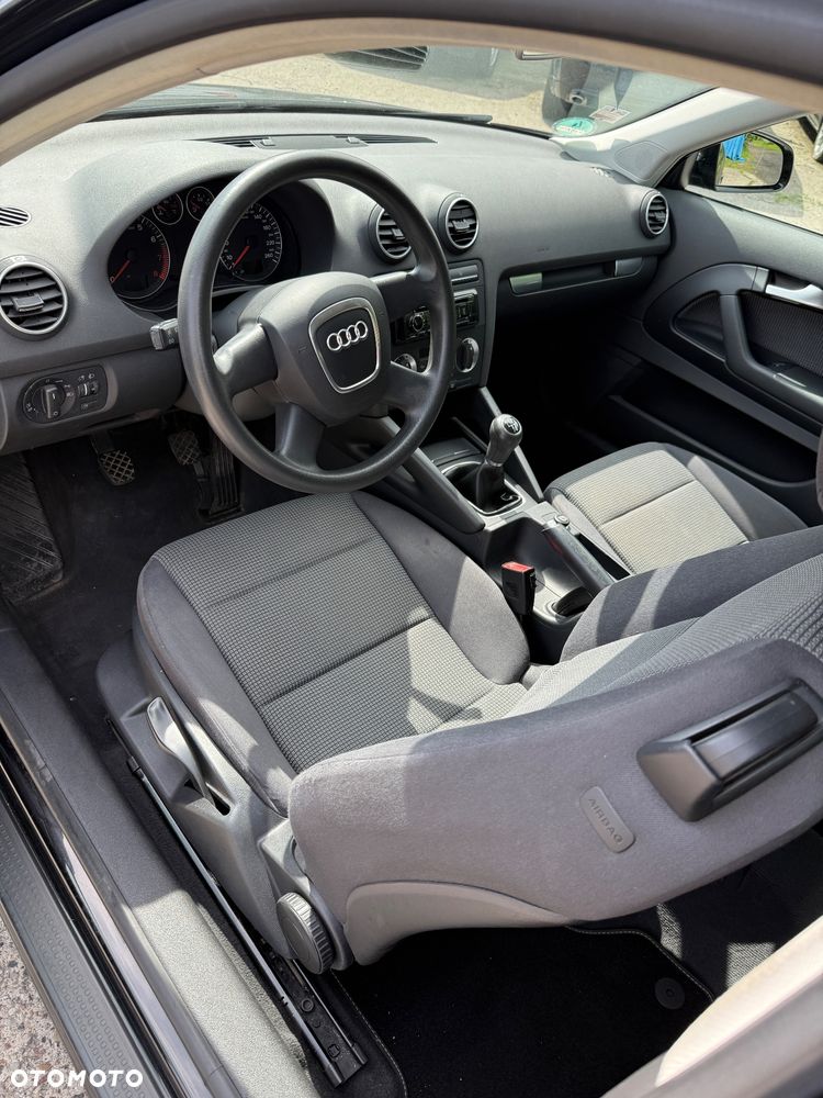 Audi A3 3-drzwiowe 1.6 Ambition - 21