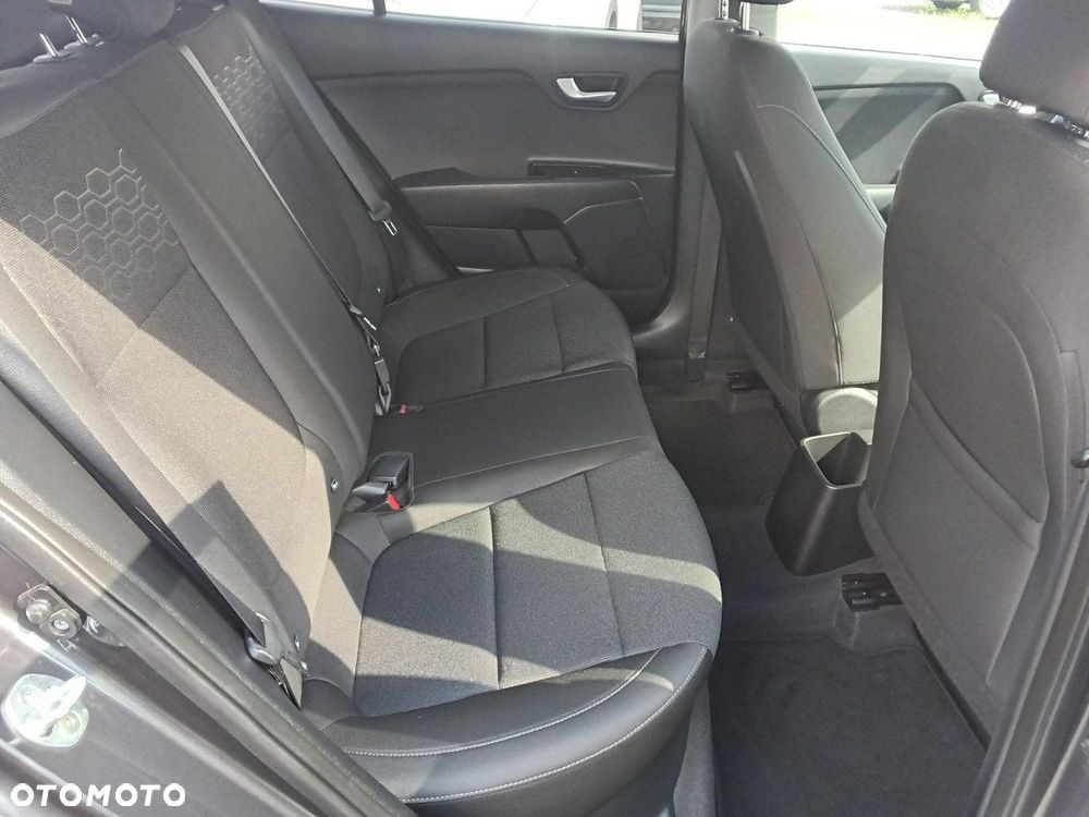 Kia Rio - 13