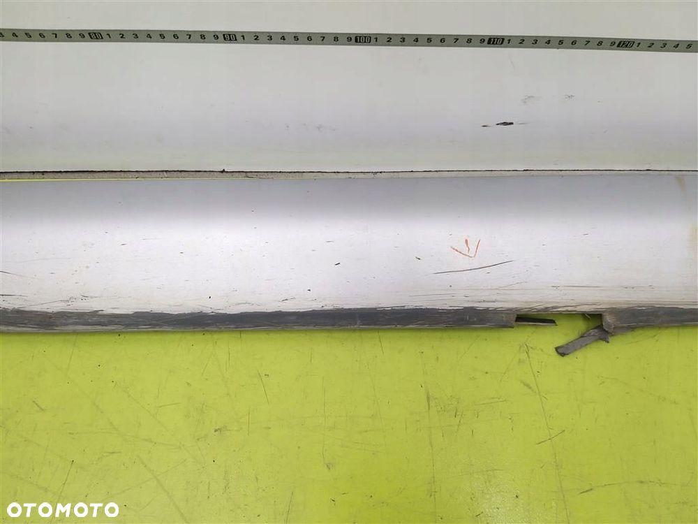 Listwa progowa ZEWNĘTRZNA lewa Dodge Magnum 2004-2008 SREBRNA - 4