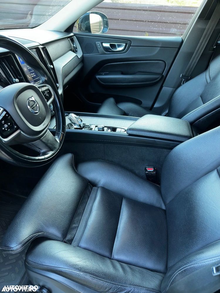 Volvo XC 60 B4 MHEV AWD Inscription - 12