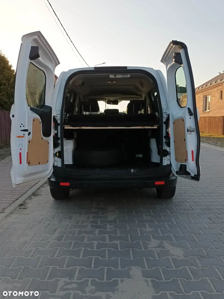 Ford Transit Courier - 9