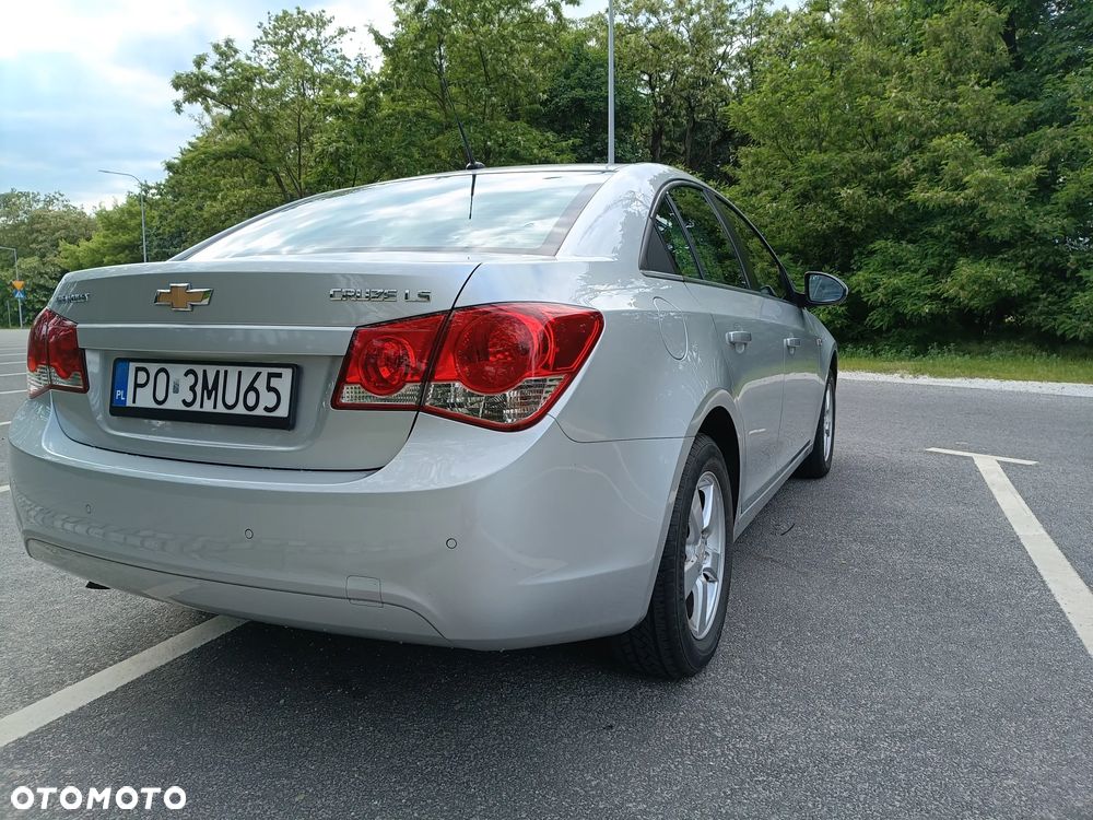Chevrolet Cruze 1.8 LS - 5