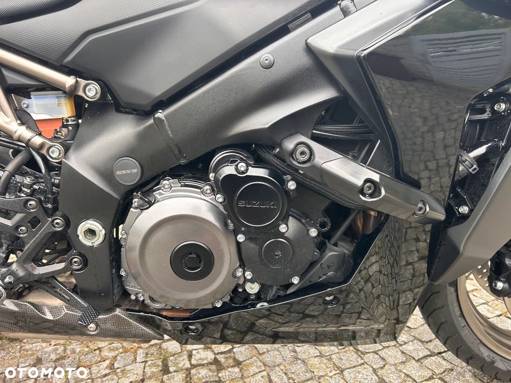 Suzuki GSX 1000 - 10