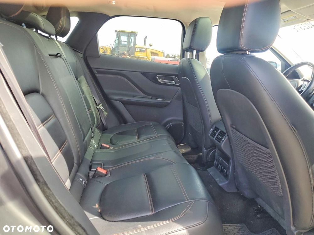Jaguar F-Pace 2.0 P250 mHEV AWD - 12