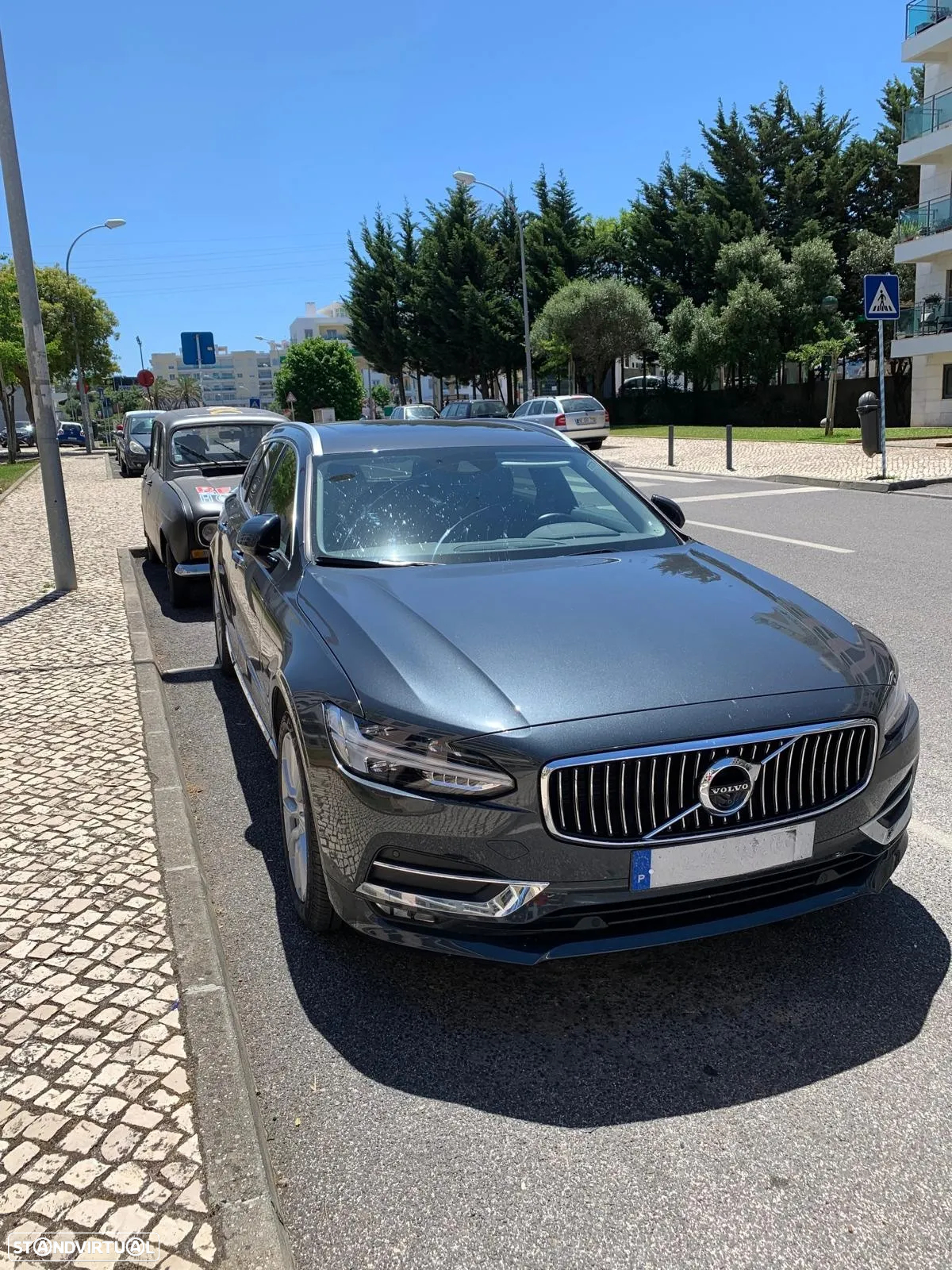 Volvo V90 2.0 D4 Momentum Geartronic - 3
