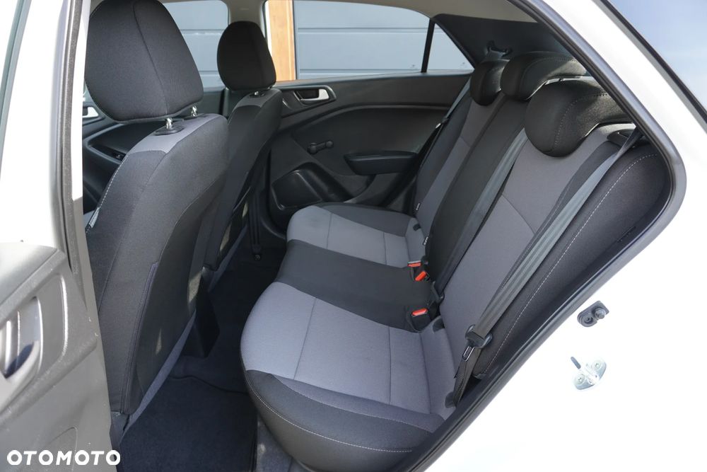 Hyundai i20 blue 1.2 Classic - 10