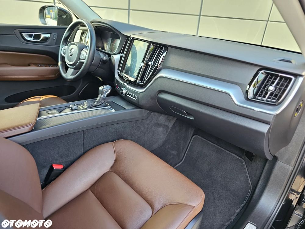 Volvo XC 60 D5 AWD Inscription - 18