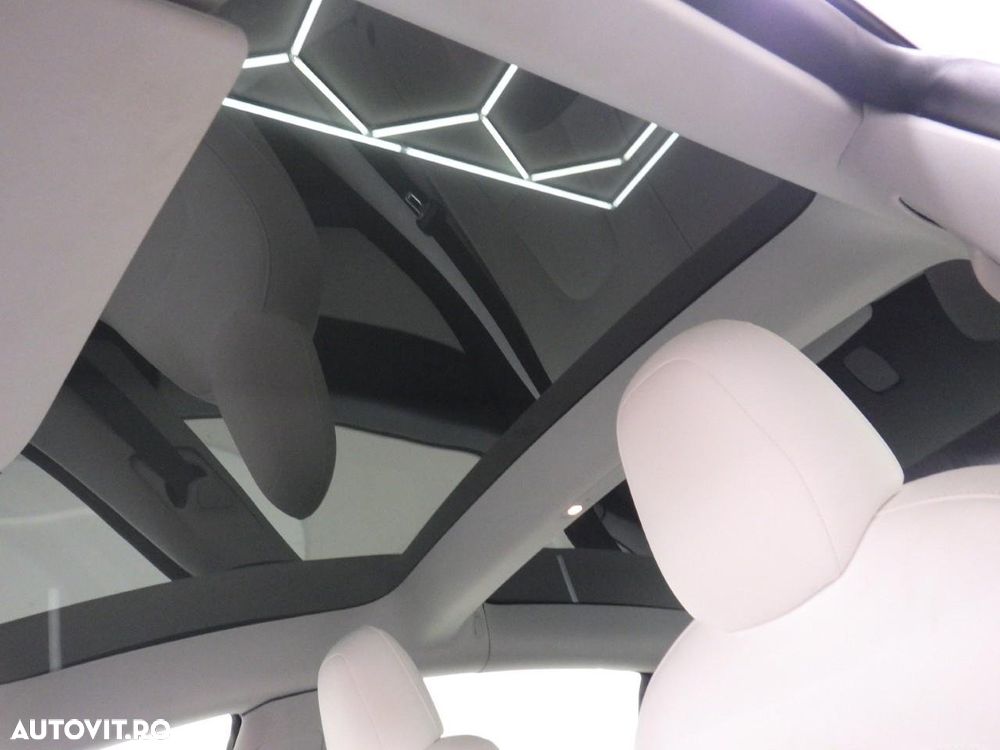 Tesla Model 3 Langstreckenbatterie Allradantrieb Dual Motor - 17