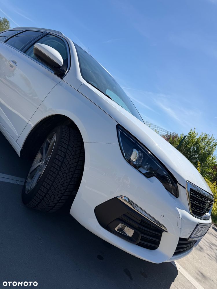 Peugeot 308 1.2 PureTech Allure Pack S&S EAT8 - 21