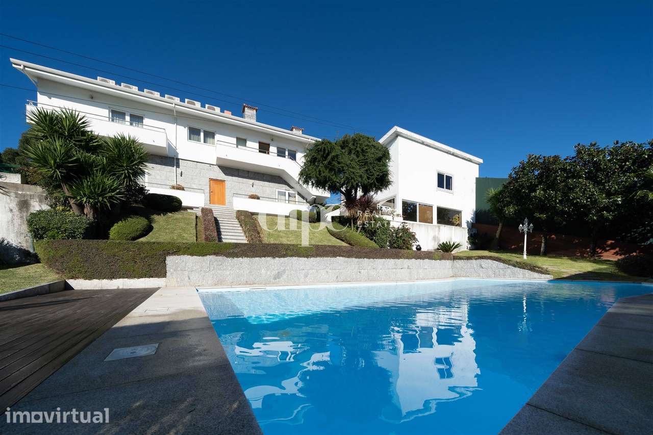 Moradia com piscina e vistas panorâmicas - Grande imagem: 2/38