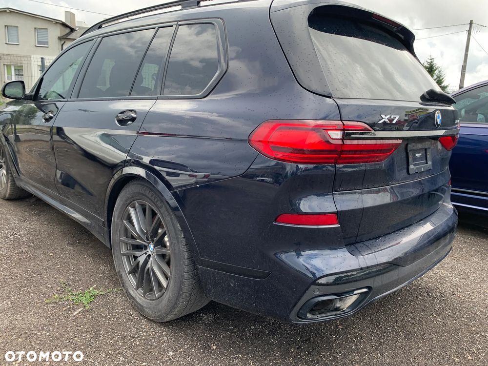 BMW X7 - 11