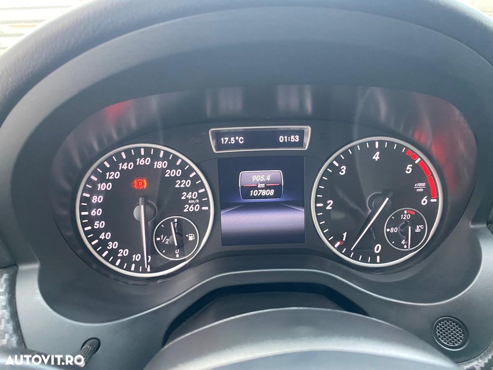 Mercedes-Benz GLA 200 d Urban - 10