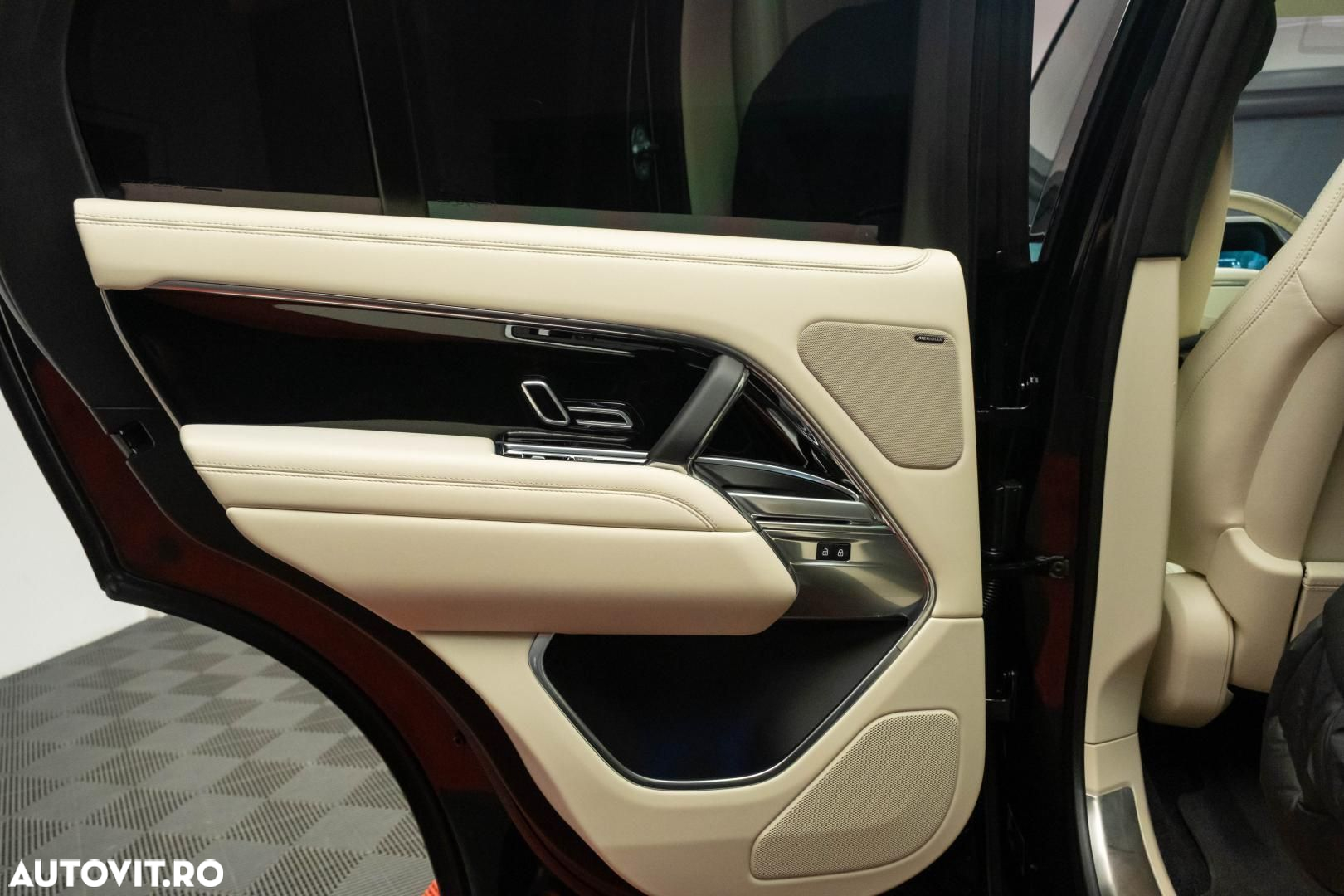 Land Rover Range Rover - 23