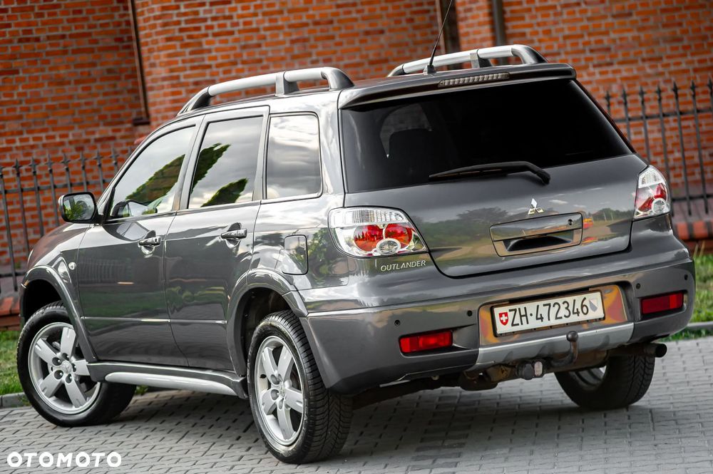 Mitsubishi Outlander - 10