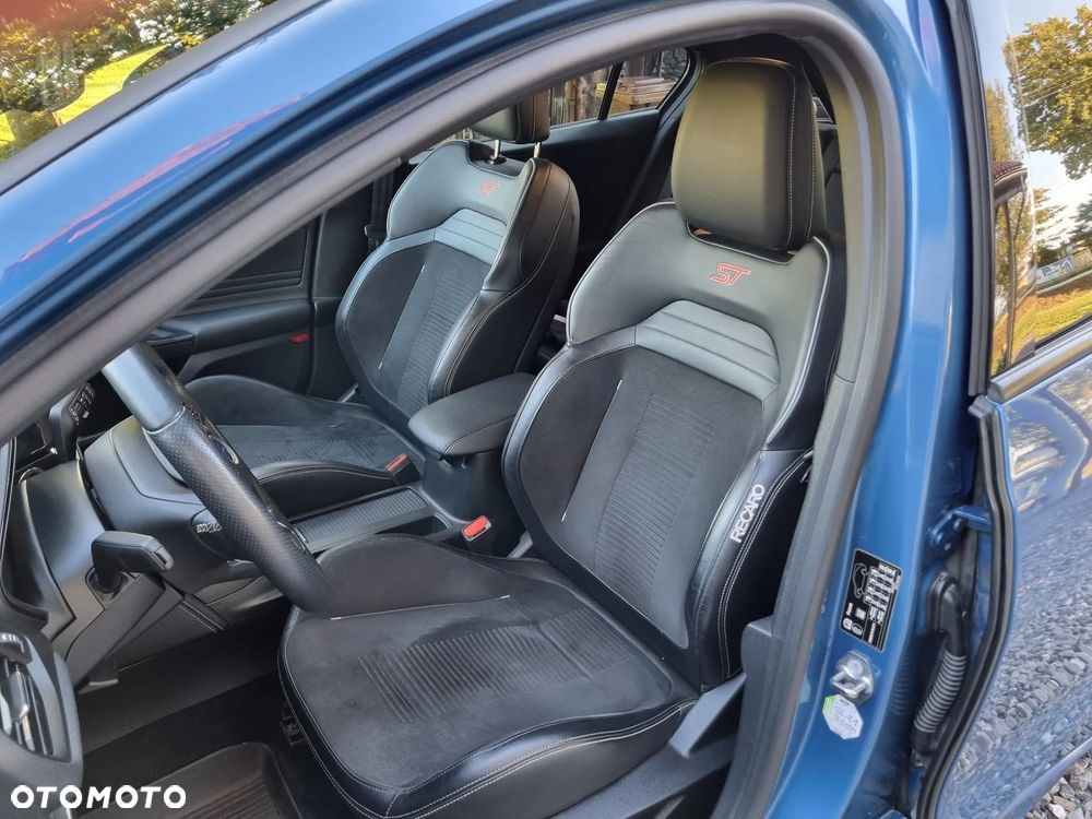 Ford Focus 2.3 EcoBoost ST-3 - 12