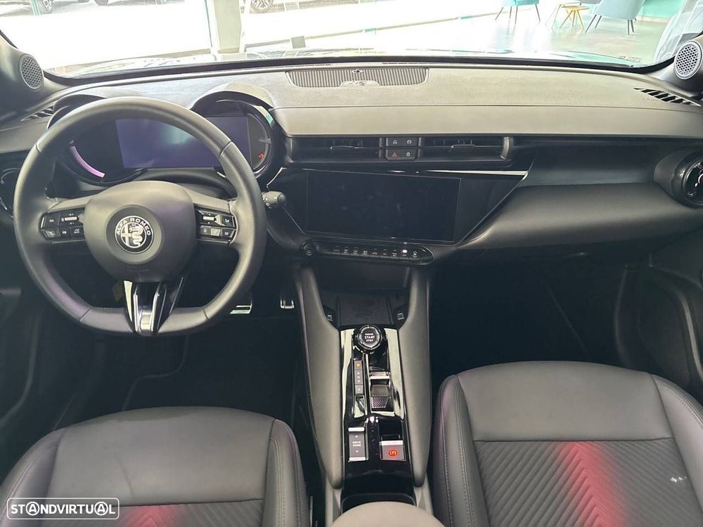 Alfa Romeo Junior 54 kWh Sport Speciale - 8