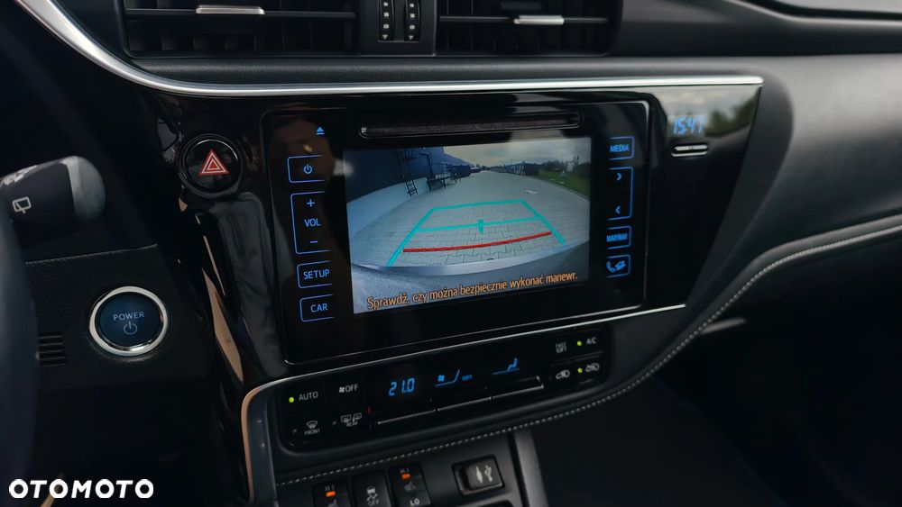Toyota Auris 1.8 HSD Prestige - 30
