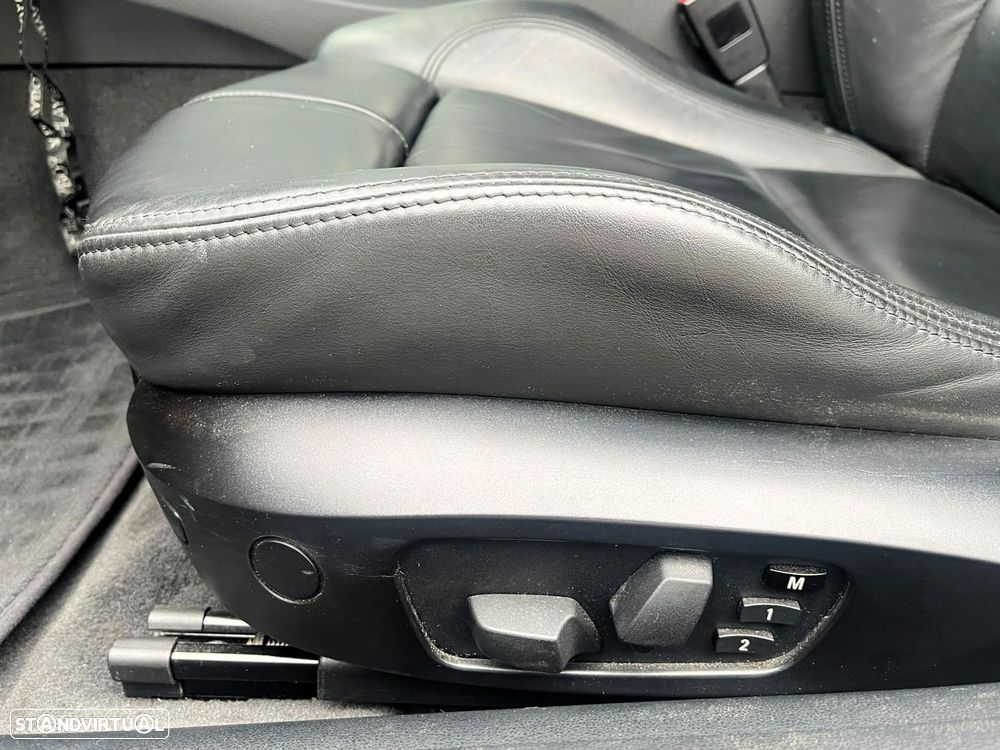 BMW 330 i - 24