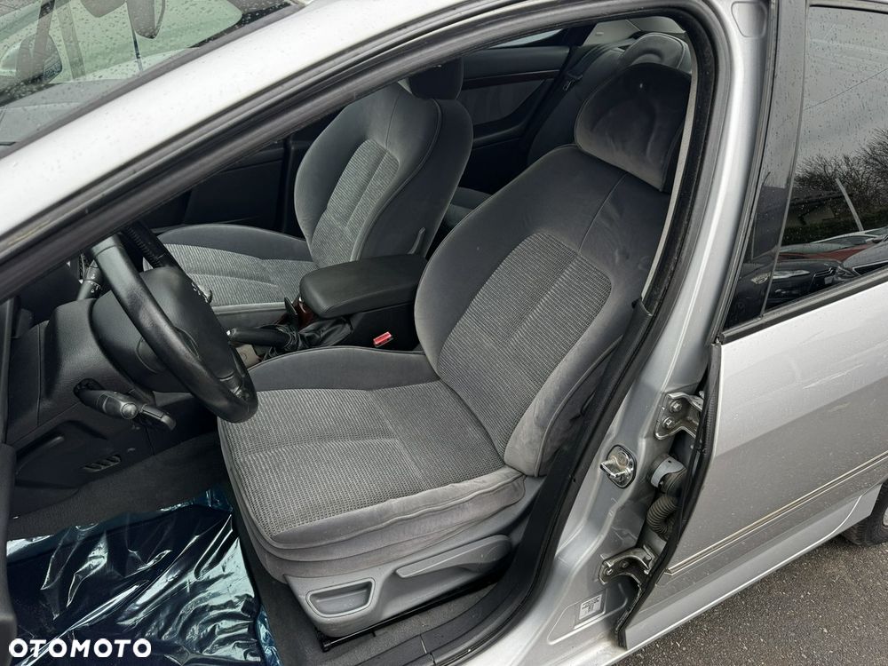 Peugeot 407 - 17