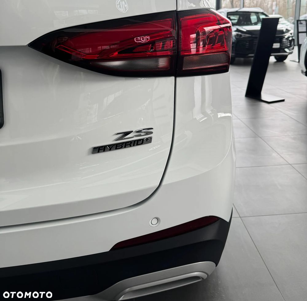 MG ZS Hybrid+ - 6