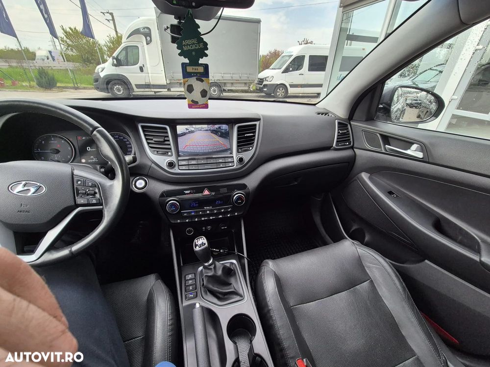 Hyundai Tucson 2.0 CRDI 4WD 6MT Luxury Pack+ - 16