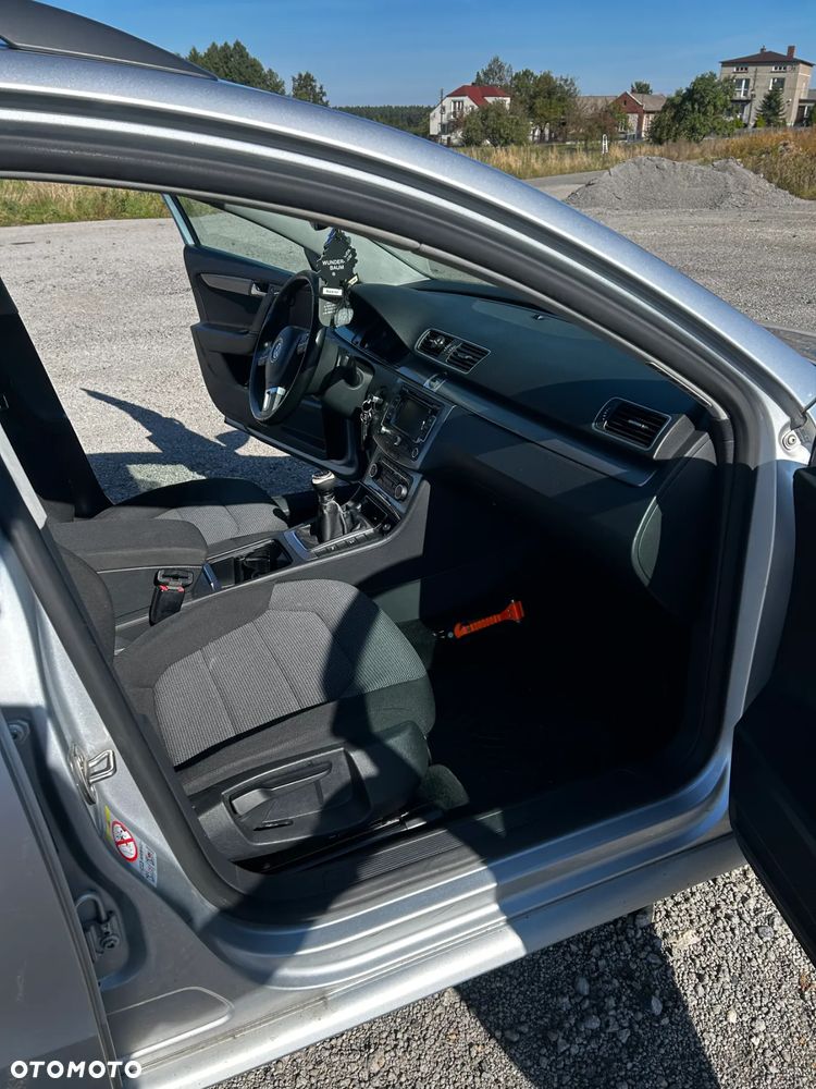 Volkswagen Passat 1.6 TDI Comfortline - 8