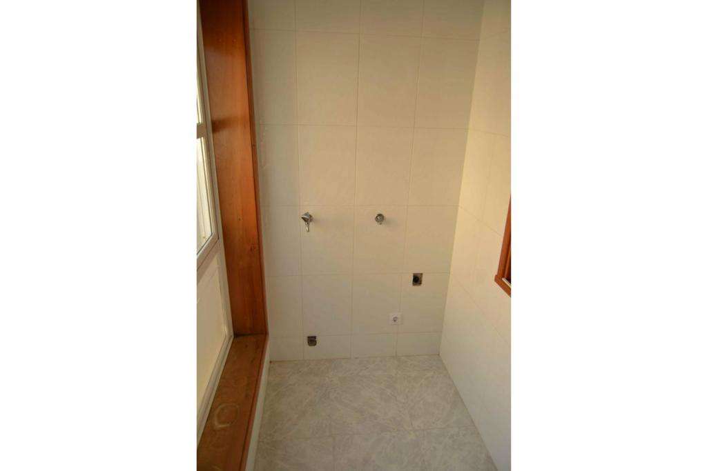 Apartamento - T2 com Garagem na Amorosa - Grande imagem: 2/7