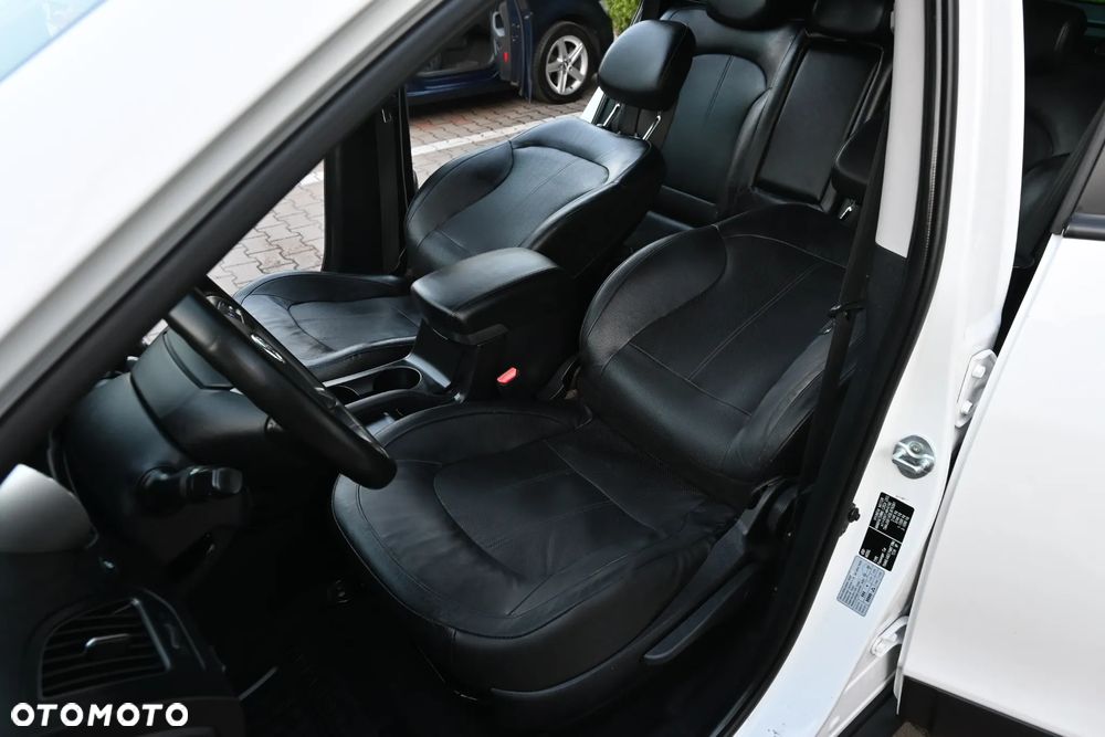 Hyundai ix35 2.0 CRDi 4WD Automatik Premium - 32