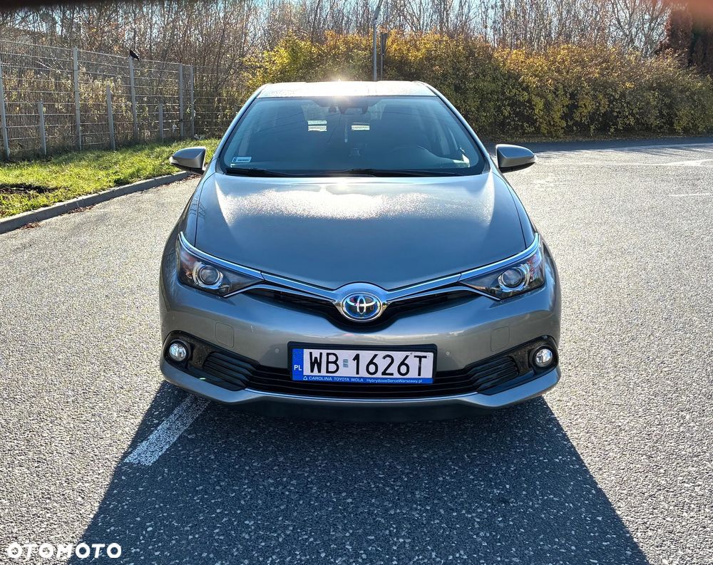 Toyota Auris Hybrid 135 Prestige - 2