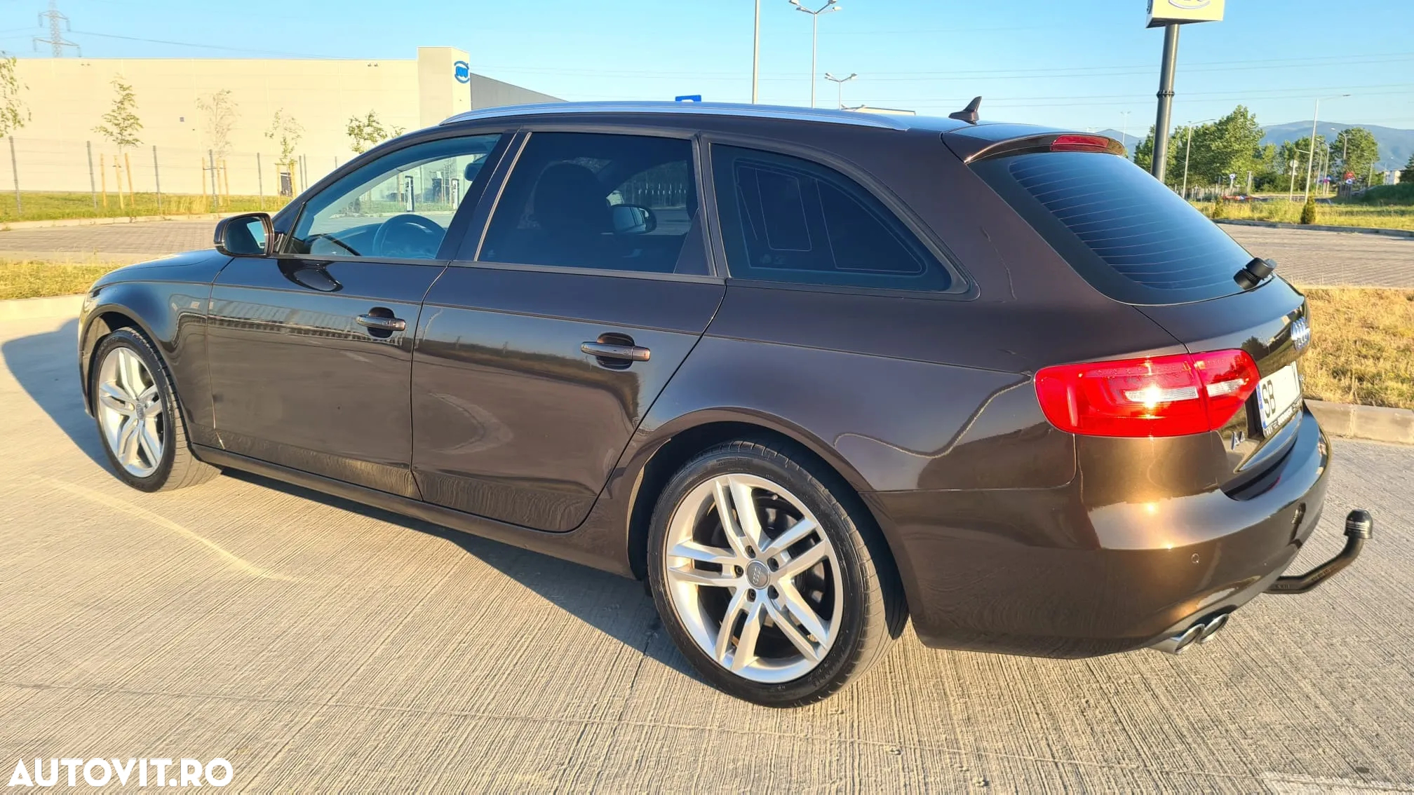 Audi A4 Avant 2.0 TDI DPF multitronic Attraction - 4