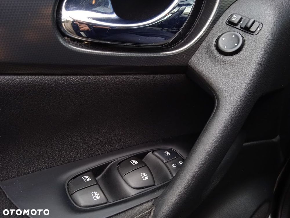 Nissan Qashqai 1.6 DIG-T N-Connecta - 28