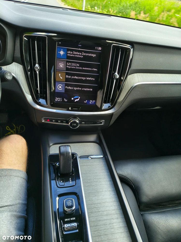 Volvo V60 Cross Country B5 B AWD Ultimate - 14