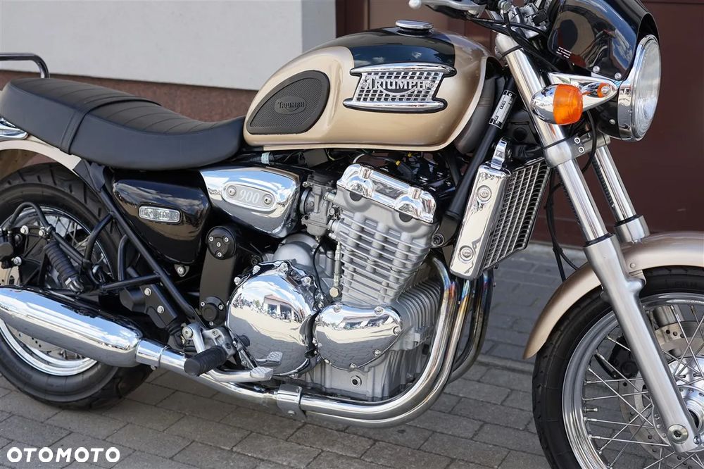 Triumph Thunderbird - 12