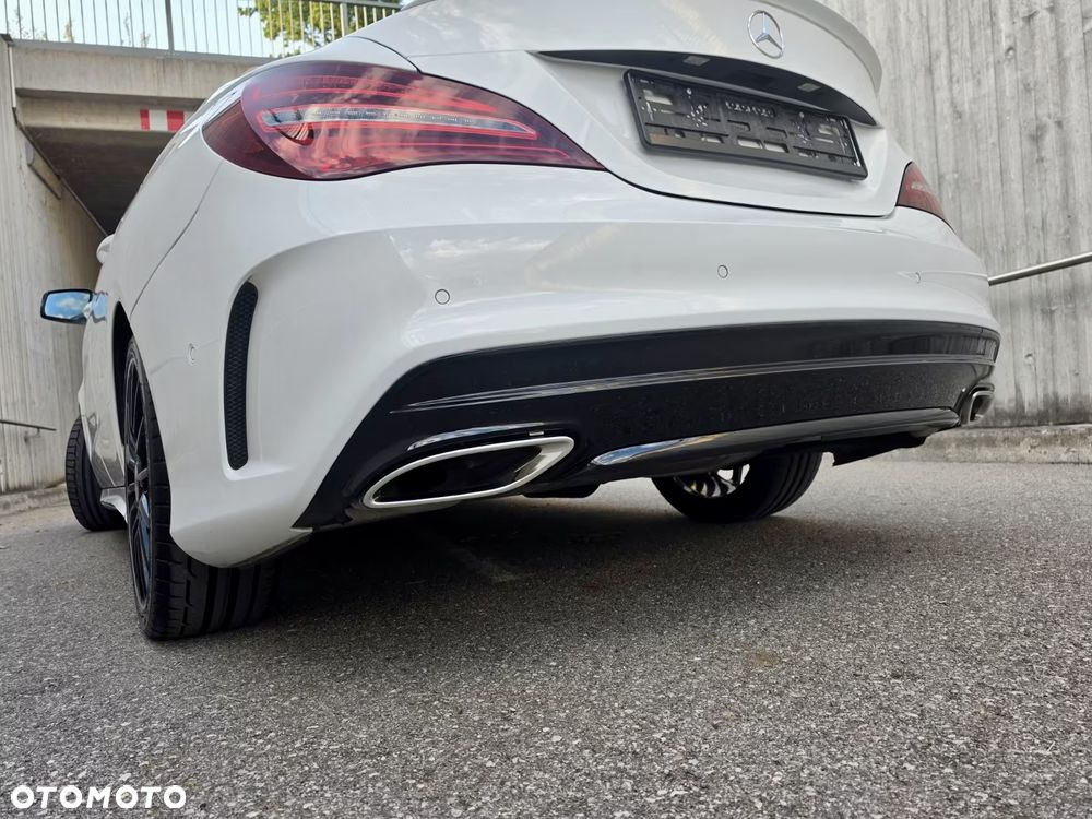 Mercedes-Benz CLA 220 4Matic 7G-DCT AMG Line - 11