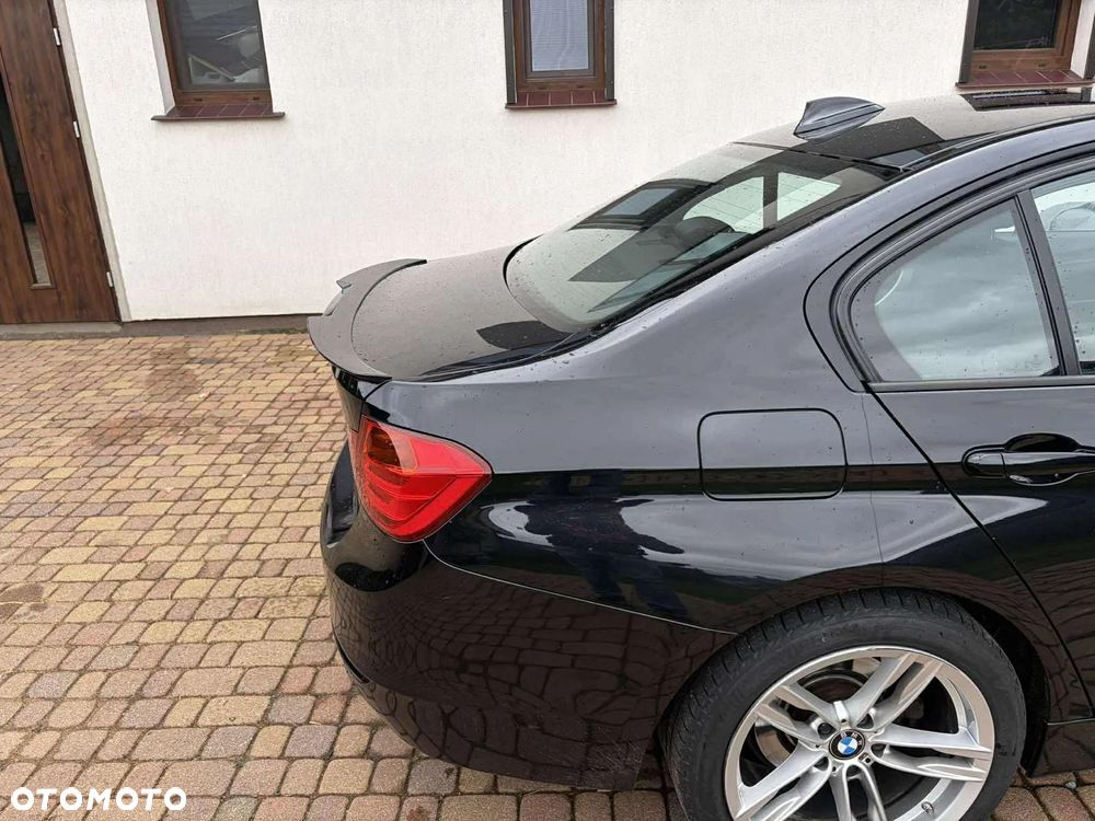 BMW Seria 3 320i Touring Sport-Aut Sport Line - 19