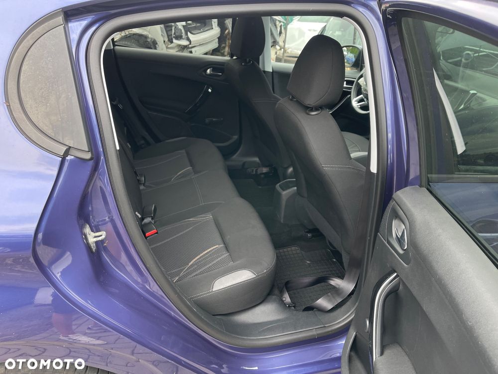 Peugeot 208 82 PureTech Style - 19