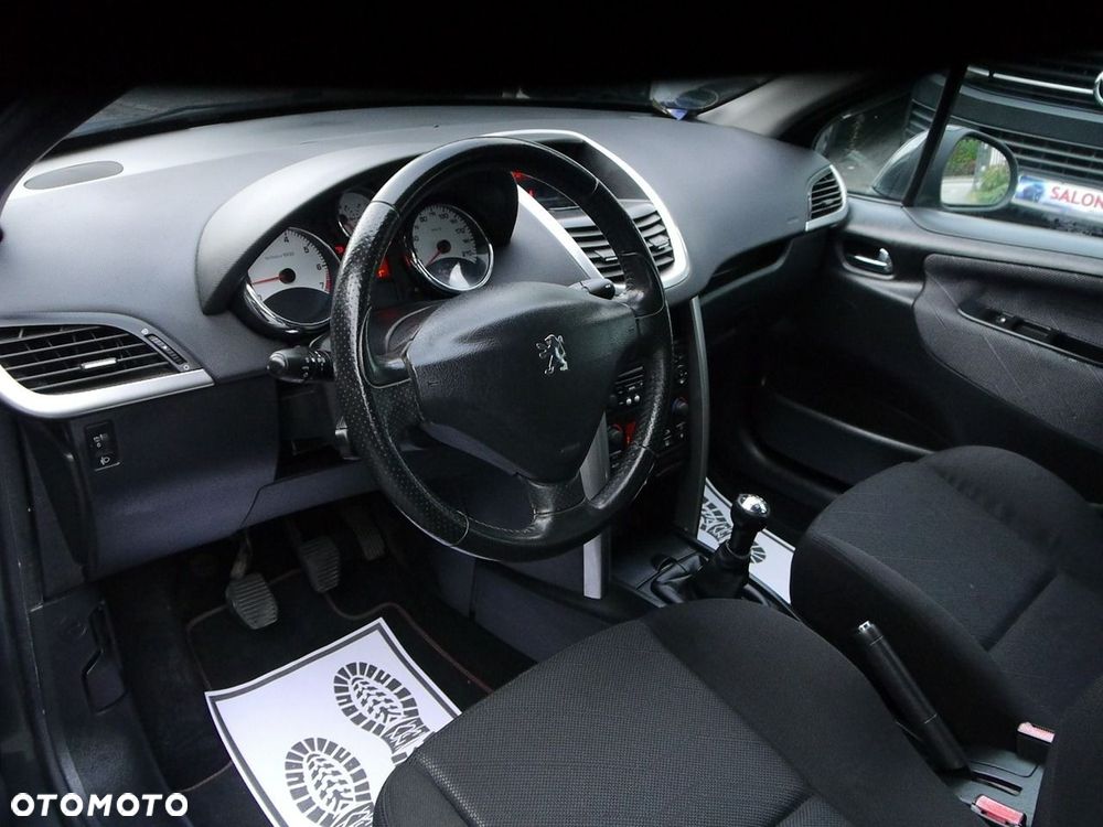 Peugeot 207 1.4 16V Trendy - 24
