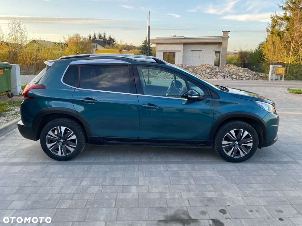 Peugeot 2008 BlueHDi 100 STOP & START Allure - 17