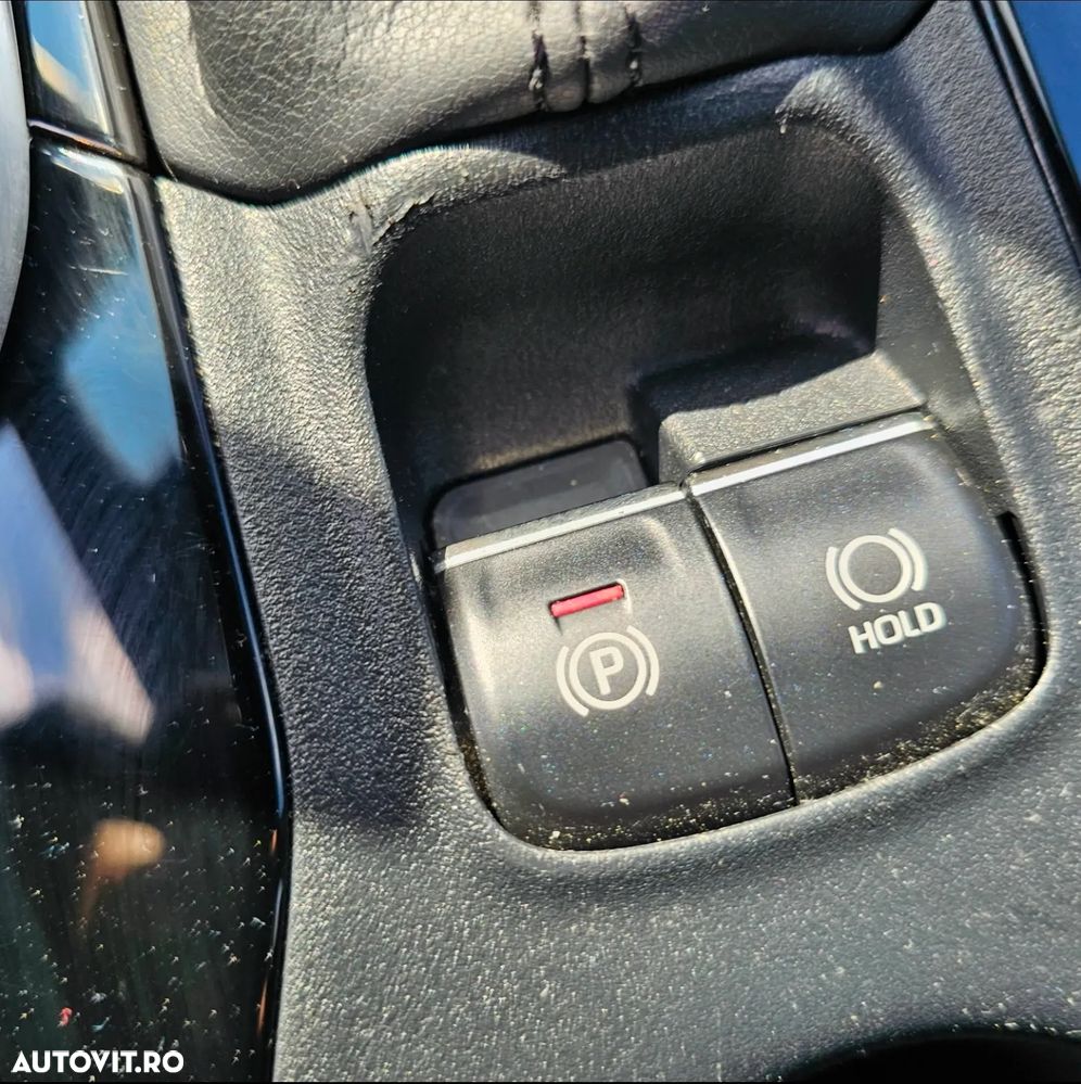 Toyota Corolla 1.8 HSD Dynamic - 17