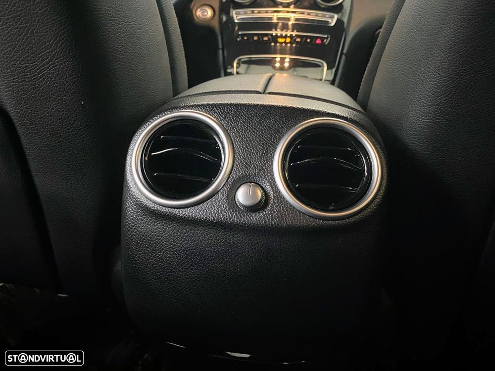 Mercedes-Benz GLC 300 de Coupé 4Matic - 11