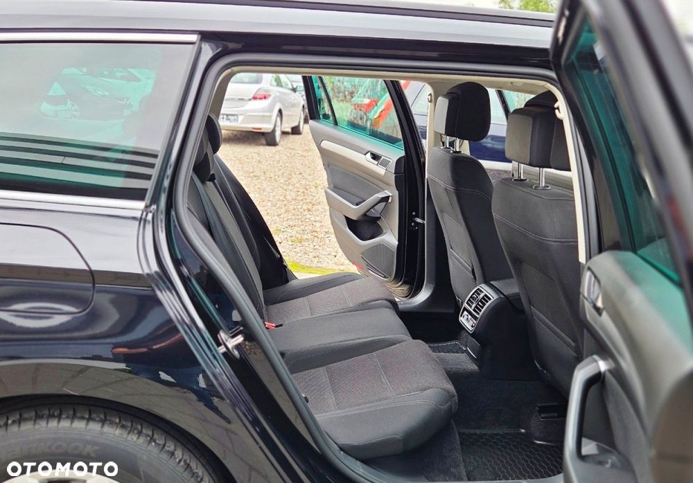 Volkswagen Passat - 28