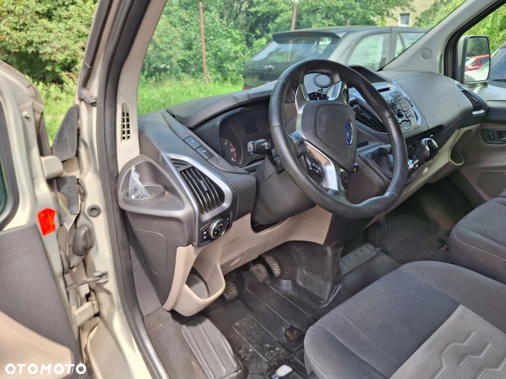 Ford Tourneo Custom - 9
